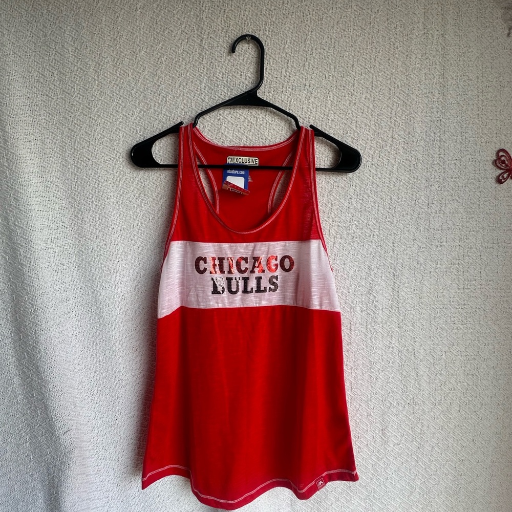 Women NBA Chicago Bulls new with tag tank medium red NTW racer back